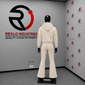 Ensemble survêtement homme beige personnalisé avec sweat à capuche zippé et pantalon de jogging évasé en molleton – Tenue décontractée streetwear et sportswear en gros - Product Image 4