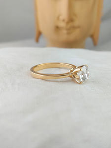 Anillo de Diamantes Redondos Brillantes con Diamantes Amarillos Vibrantes en Oro Amarillo – Una Combinación Perfecta de Estilo Clásico y Lujo Moderno - Product Image 4