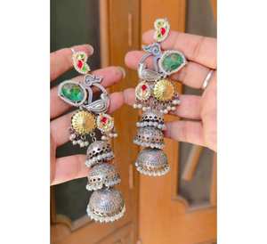 Boucles d'oreilles faites à la main plaqué argent élégant rouge Imitation perle accessoires conçus sur mesure pour les fiançailles et les vêtements de fête - Product Image 2