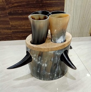 Vaso de Cerveza Auténtico Estilo Vikingo de Cuerno de Buey, Hecho a Mano, Ecológico, 200-300 ml, con Soporte, para Bodas y Navidad - Product Image 1