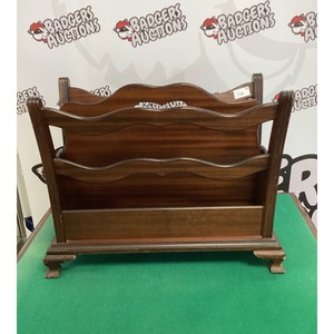 ชั้นวางนิตยสารไม้โค้งมนสวยงาม สีมะฮอกกานี - ขายส่ง B2B - Product Image 1