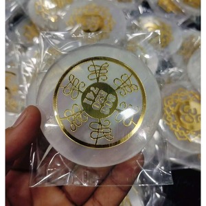 Placa de Carga de Cristal de Selenita Pulida Natural – Disco de Limpieza Grabado con Flor de la Vida para Reiki y Meditación - Product Image 1