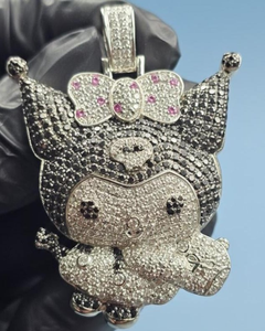 Colgante de Personaje de Dibujos Animados Totalmente Cubierto de Piedras, Colgante de Plata 925 Estilo Hip Hop, Diseño Personalizado, Colgante de Dos Tonos con Múltiples Piedras - Product Image 1