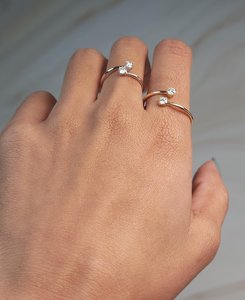 Anillo de Oro de 18K con Dos Piedras de Esmeralda Cultivadas en Laboratorio de 0.20 CT |   Anillo Toi Et Moi con Certificado IGI para Aniversario |   Joyería nupcial elegante y lujosa - Product Image 6
