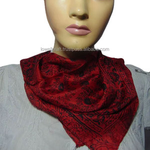 Foulard en Soie Floral pour Femme, Bandana Élégant, Foulard de Cheveux en Soie, Foulard Carré Floral, Accessoire de Mode Stylé - Product Image 6