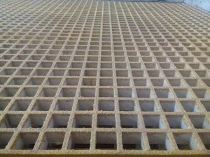 Rejilla ligera de FRP moldeado de veinticinco milímetros de espesor para pasarelas y accesos industriales resistentes a la corrosión - Product Image 1