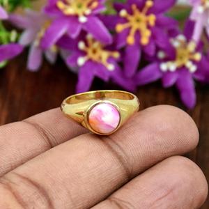 Anillo de Turquesa Rosa Ostra, Banda de Oro Vermeil de 18K, Joyería Hecha a Mano, Regalo para Ella - Product Image 4