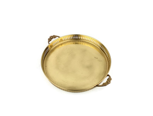Bandeja Decorativa Redonda de Latón Dorado Antiguo con Borde Metálico Perforado y Asas Ornamentales para Decoración de Hogar de Lujo y Exhibición en Mesa - Product Image 3