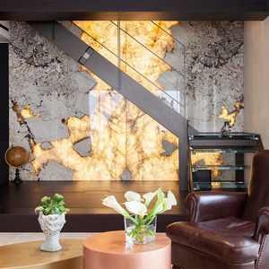 Piedra de Mármol con Acabado Brillante de Alta Calidad para Revestimiento de Paredes, Pisos y Soluciones Decorativas para Interiores Disponible al Mejor Precio - Product Image 1