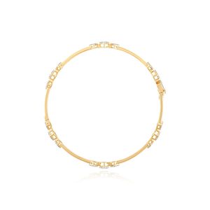 Par de Brazaletes Geométricos de Tres Líneas con Diamantes Redondos en Oro Amarillo de 14K - Product Image 3