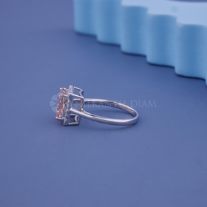 Anillo de Diamante de Diseño Moderno, Corte Princesa, con Certificado IGI y Claridad VVS, para Mujer, en Venta para Exportación - Product Image 2