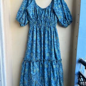 ชุดเดรสผ้าฝ้ายคอวีทรงหวานสำหรับผู้หญิง ชุดเดรสลำลองลายดอกไม้ ชุดเดรสยาวแบบลำลองสำหรับผู้หญิง - Product Image 1