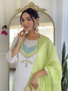 Latest Women's White Color Viscose Chanderi <b>Kurti</b> with Viscose Chanderi Pant Jacquard Silk With Dupatta Sets - Product Image 4