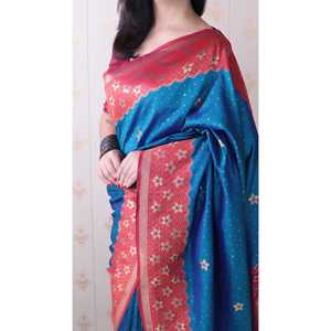 Sari en soie Banarasi bleu doux tissé par Elite Weaves avec un motif ondulé Zari unique, chemisiers et chemises pour femmes 650g - Product Image 3