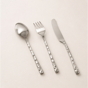 Juego de Cubiertos de Acero Inoxidable de Lujo con Mango Martillado, Acabado Pulido Espejo, para Bodas, Restaurantes y Cenas Elegantes - Product Image 3