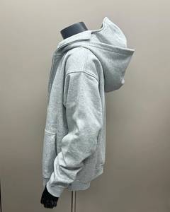 เสื้อฮู้ดดี้ผู้ชายทรงปกติสำหรับฤดูใบไม้ร่วงและฤดูหนาว ผ้าฝ้ายฟลีซ 100% พิมพ์ลายโลโก้แบบนูน ระบายอากาศได้ดี เป็นมิตรกับสิ่งแวดล้อม มีกระเป๋า - Product Image 3