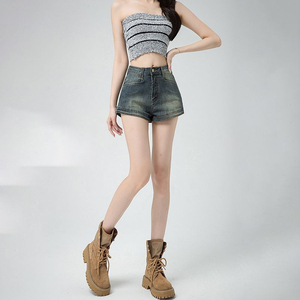 Shorts en jean taille haute avec fermeture boutonnée pour femme – Bermuda décontracté pour l'été, conçu pour un usage quotidien intensif - Product Image 5