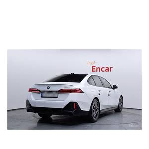 บีเอ็มดับเบิลยู ซีรีส์ 5 รุ่น 520i ปี 2024 รุ่นพิเศษ วิ่ง 23,742 กม. เกียร์อัตโนมัติ พร้อมกล้องมองหลัง เบาะหนัง พวงมาลัยซ้าย - Product Image 2