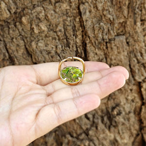 Anillo ligero de moda con banda delgada de turquesa y cobre peridoto, chapado en oro de 18k, joyería llamativa para regalos de damas de honor - Product Image 4