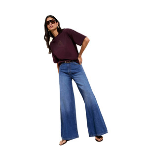 Camiseta personalizada transpirable para mujer, 100% algodón, tejido jersey, cuello simulado, hombros caídos, estilo oversized, estampada. - Product Image 2