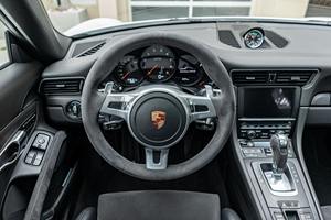 Porsche 911 Carrera 4 GTS Coupé 2016 - Product Image 6