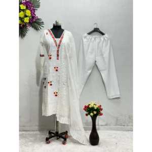 Designer Beautiful Top avec broderie Work Robes de soirée élégantes avec Pent et Dupatta - Product Image 1