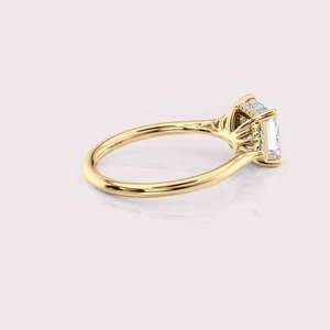 แหวนเพชรทรงปรินเซสคัท 3 เม็ด ฝังแบบไมโครเซ็ตติ้ง ได้รับการรับรองจาก IGI สไตล์หรูหรา ทอง 9K สีขาว/โรสโกลด์/เหลือง - Product Image 2