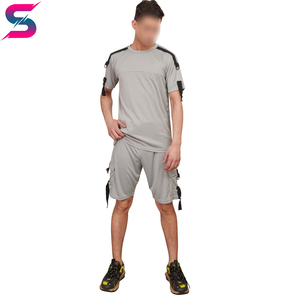 Conjunto de Camiseta de Manga Corta y Pantalones Cortos Cargo para Hombre, Diseño OEM ODM, Estilo Casual de Verano, Color Gris, Tejido de Secado Rápido, Cuello Redondo, Color Sólido, Ropa para Exteriores - Product Image 2