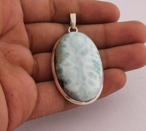 Collar con Colgante de Malaquita Natural Vintage al por Mayor, Plata de Ley 925, Engaste Ovalado Grande, Piedra Azul Caribeña - Product Image 1