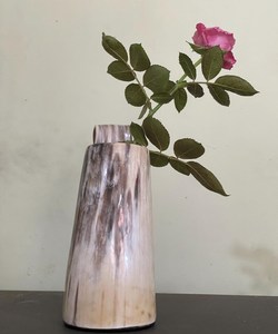 Vase en corne de buffle fait main, artisanat naturel, porte-fleurs poli pour la décoration de la maison - Product Image 6