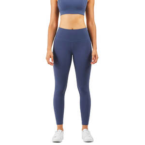 Nuevo Conjunto de Yoga para Mujer, Leggings y Sujetador de Alta Calidad con Logotipo en la Cintura, Diseño Elegante y Moderno - Product Image 5