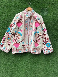 Veste d'hiver en velours blanc artisanal de qualité supérieure pour femmes, style bohème, vêtements de fête, manteau court, cardigan ethnique, vêtements d'extérieur - Product Image 3