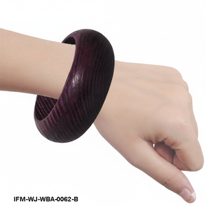 Brazalete de Madera Natural con Corazón Morado Hecho a Mano, Joyería Boho, Pulsera de Estilo Antiguo Tallada a Mano para Mujer - Product Image 3
