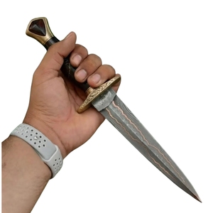 Couteau de chasse Bowie en acier Damas fait main, lame fixe, objet de collection pour l'extérieur, avec lame en acier détaillée et manche de qualité supérieure - Product Image 3