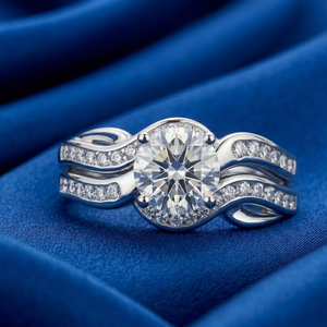 Bague solitaire en or blanc 14 carats avec diamant rond et pierres d'appoint |   Bague de fiançailles micro-pavée, élégante, bijoux fins - Product Image 3