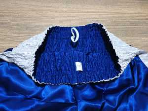 Shorts de Muay Thai avec coutures de qualité supérieure, matière légère et ceinture élastique offrant confort et flexibilité. - Product Image 2