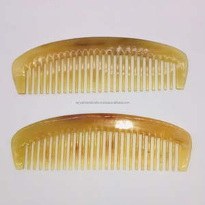 Peine personalizado de cuerno de búfalo para masaje de salón para mujer, estilo náutico pulido ecológico - Product Image 2