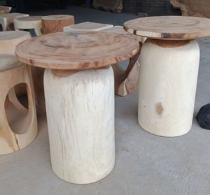 Taburete de madera de estilo minimalista hecho de madera de Suar en forma redonda y color natural para muebles de hogar, muebles de sala de estar. - Product Image 3