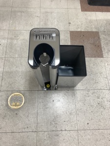 [OPW] Machine d'emballage de parapluies avec bac à déchets, entretien facile, conception à double compartiment peu encombrante, bac latéral, nettoyage facile - Product Image 5