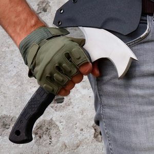 Hache avec lame en acier au carbone et manche en bois pour la survie - Product Image 1