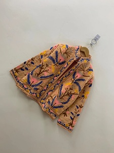 Chaqueta de Invierno Estilo Étnico, Chaqueta Corta de Terciopelo Suzani con Bordado Floral para Festivales o Uso Casual - Product Image 1