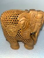 Éléphant en bois de santal, artisanal, design zen asiatique Feng Shui, respectueux de l'environnement, cadeau d'affaires, décoration d'intérieur, portrait de table