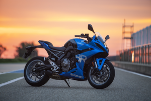 MOTO SUZUKI "GSX-8R" À VENDRE À DES PRIX ABORDABLES Meilleure MOTO avec une Excellente Consommation de Carburant et des Performances Exceptionnelles - Product Image 5