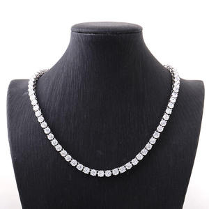 Collier pour femme en or massif, style hip-hop, avec chaîne tennis de diamants de laboratoire à taille brillant ronde graduée, certifié IGI - Product Image 1