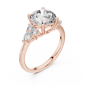 Anillo de Diamantes de Tres Piedras con Corte Redondo en Oro Blanco de 18K de Lujo en Tendencia |   Joyería Fina Premium para Compromiso y Novia - Product Image 2