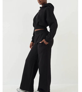 Ensemble de survêtement de sport personnalisé pour femme, 2 pièces, en coton à séchage rapide, avec coupe courte, poignets côtelés et taille élastique, idéal pour le basketball et le jogging - Product Image 2