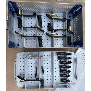 ชุดเครื่องมือผ่าตัดกระดูกสันหลังส่วนเอวขนาดเล็ก Caspar Micro Lumbar Discectomy Retractor พร้อมกล่องฆ่าเชื้อแบบใช้ซ้ำได้สำหรับสุนัข โดย Dentavex - Product Image 1