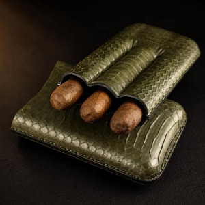 Estuche de lujo para cigarros de cuero al por mayor con cortador integrado, bolsa de viaje para cigarros con cortador incorporado, a la venta a un precio muy bajo. - Product Image 1