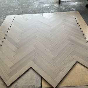 Plancher en bois d'ingénierie en chêne blanc de 15 mm, motif chevron, qualité caractéristique, finition laquée UV, approvisionnement direct d'usine - Product Image 6