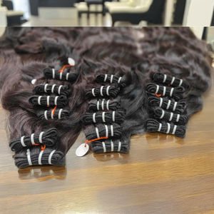 Cabello humano libre del templo del sur de la India. Cabellos humanos ondulados y rizados sin procesar de La India. Cutícula alineada, pelo libre de desprendimiento - Product Image 5